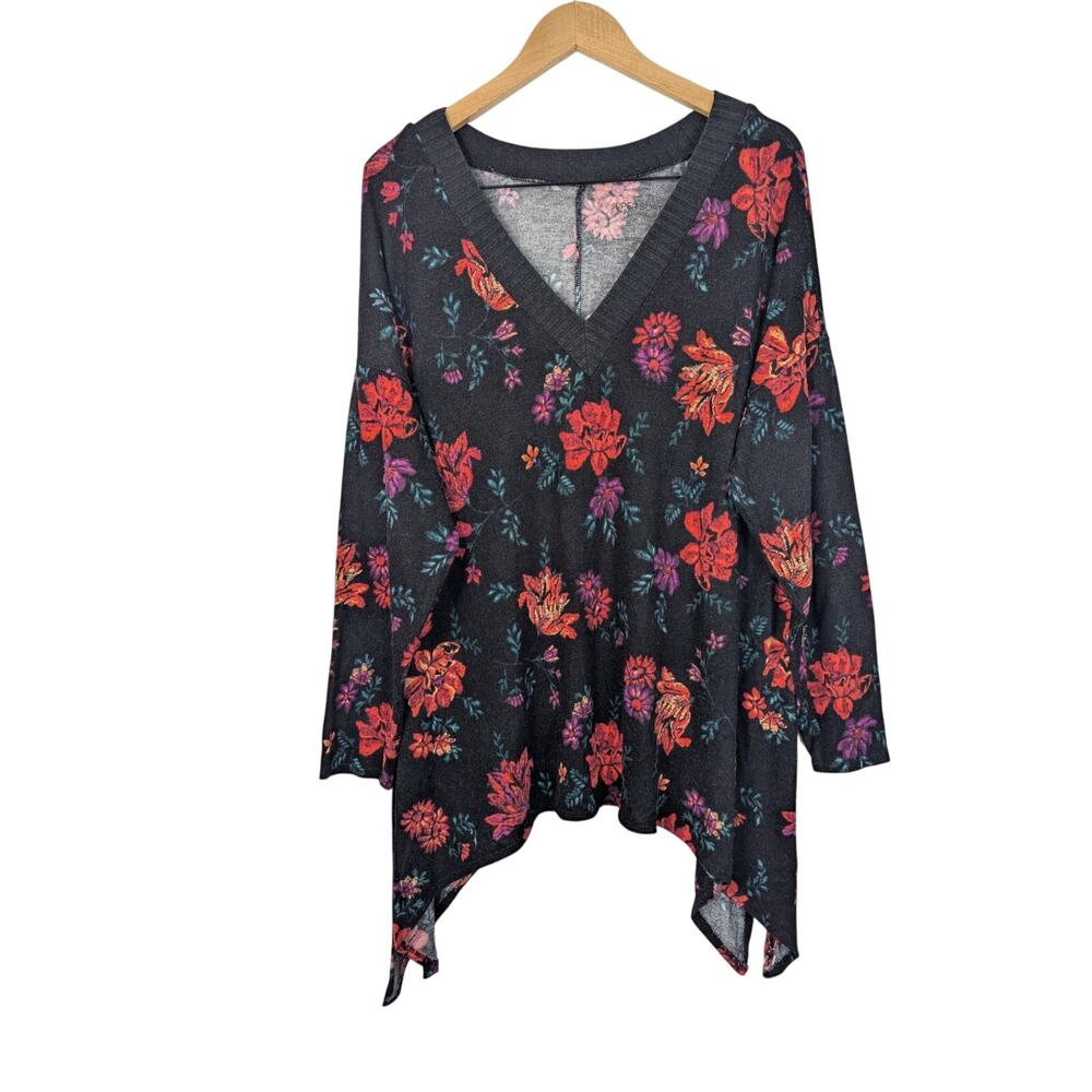 Torrid Super Soft Floral Sharkbite V-neck Sweater